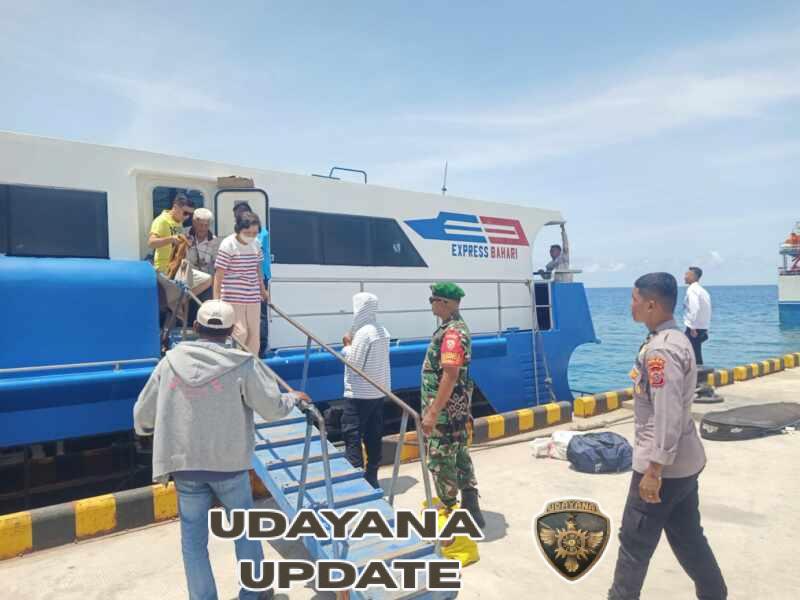 Pemantauan Kapal di Pelabuhan Ba’a: Kegiatan Piket Koramil 1627-01 Berjalan Lancar