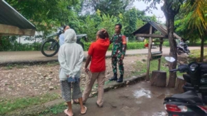 Babinsa Koramil 1618-05/Biut Jalin Interaksi Positif Bersama Warga Hauteas
