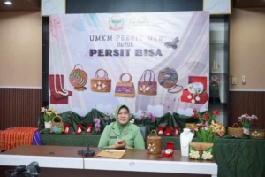 Menuju PERSIT BISA 2 Tahun 2026, Persit Kodam IX/Udayana Angkat Tenun Ikat Alam Khas Perbatasan ke Panggung Nasional