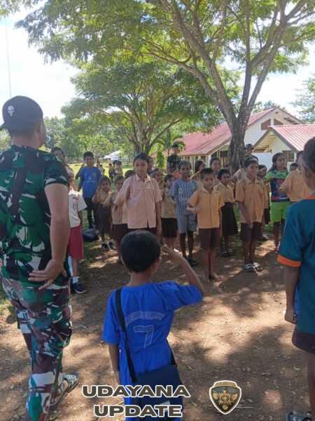 Satgas TMMD Ke-128 Kodim 1629/SBD Tanamkan Wasbang dan Disiplin PBB di Ate Engge