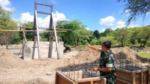 Dandim 1618/TTU Tinjau Langsung Progres Jembatan Garuda di Desa Kiuola