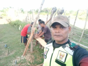 Babinsa Pantau Pembersihan Lokasi KDKMP Desa Temas