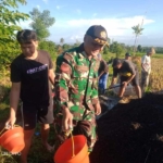 Babinsa Turun Tangan, Warga Sarimekar Kompak Bangun Irigasi Subak