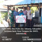 Babinsa Koramil 1628-01/Taliwang Dampingi Penyaluran BLT-DD di Desa Batu Putih