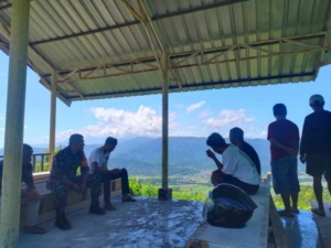 Babinsa Desa Mantar Laksanakan Komsos dan Monitoring Wilayah