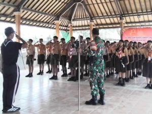 Tumbuhkan Rasa Cinta Tanah Air, Babinsa Mas Dampingi Lomba Pramuka Penggalang di Ubud