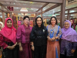 *Jegeg Tri Busana Tampil di Persit Bisa 2026, Angkat Pesona Tenun Endek Bali dan Pemberdayaan Perempuan*