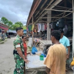 Hadir di Tengah Masyarakat, Babinsa Jaga Kondusifitas Pasar Melolo