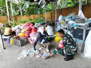 Babinsa Koramil Dawan Pantau Operasional TPS3R Di Desa Besan