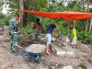Satgas TMMD ke-128 Kodim 1602/Ende Bangun Tugu TMMD di Desa Fata’atu Timur