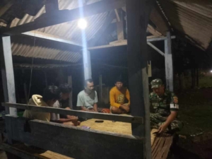 TNI Hadir di Tengah Masyarakat, Patroli Malam Perkuat Rasa Aman Warga