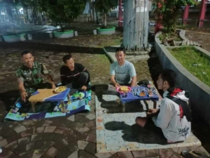 Sinergi TNI dan Warga, Patroli Malam Ciptakan Lingkungan Kondusif