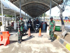 Koramil Poto Tano Laksanakan PAM Objek Vital di Pelabuhan, Situasi Aman Terkendali