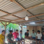 Babinsa Nanga Tumpu Ajak Warga Ciptakan Lingkungan Aman dan Kondusif