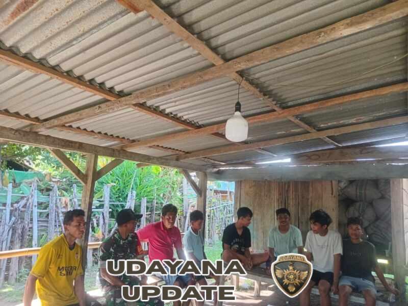 Babinsa Nanga Tumpu Ajak Warga Ciptakan Lingkungan Aman dan Kondusif