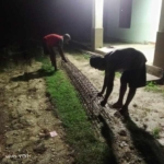Babinsa Pantau Lembur Malam Pembesian KDKMP Temas