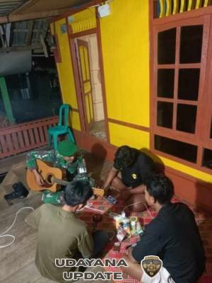 Patroli Malam Koramil Seteluk, Pastikan Wilayah Tetap Aman dan Kondusif