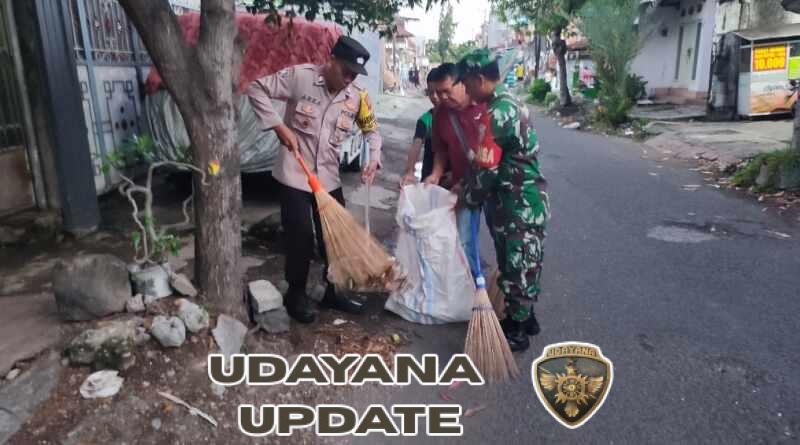 “Babinsa Kampung Anyar Pimpin Aksi Gotong Royong, Warga Bersatu Bersihkan Lingkungan”