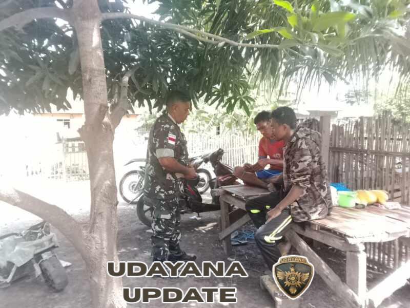 Babinsa Wailawar Perkuat Silaturahmi dengan Warga Lewat Komsos