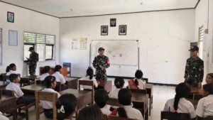 Yonarmed 12 Kostrad Hadir Mengajar, Tumbuhkan Semangat Belajar Siswa Perbatasan