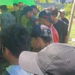 Babinsa Koramil 1628-03 Seteluk Melayat Warga Meninggal Dunia di Brang Rea