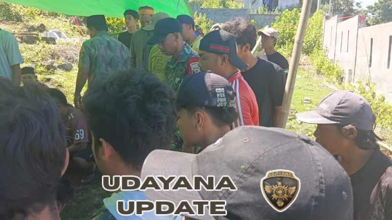 Babinsa Koramil 1628-03 Seteluk Melayat Warga Meninggal Dunia di Brang Rea