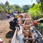 Satgas TMMD ke-128 Kodim 1623/Karangasem kebut pemasangan beton cyclop yang sudah mencapai 80 %