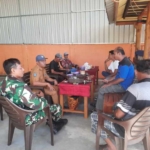 Sertu Ashar Mediasi Sengketa Batas Lahan Lapangan Voli di Desa Kelanir
