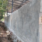 Pembangunan KDKMP Desa Lekunik Berlanjut, Babinsa Pantau Pemasangan Atap dan Kanopi