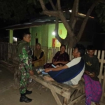 Babinsa Koramil 1614-01/Dompu Kodim 1614/Dompu Berikan Edukasi Saat Patroli Malam