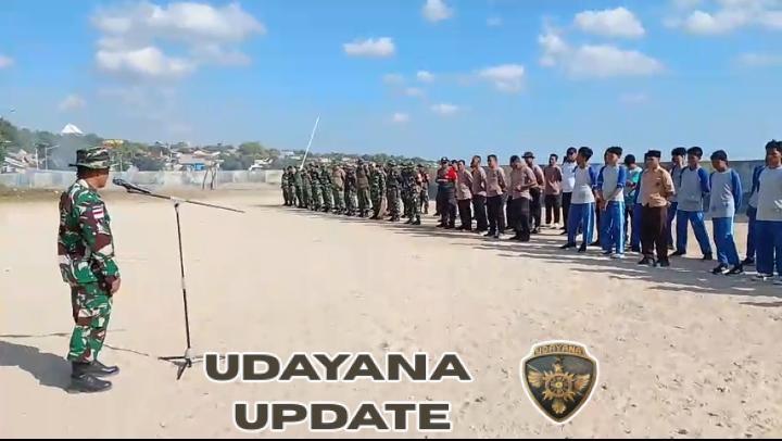 Kodim Kupang Bersama Warga Bersihkan Pantai Namosain Serentak