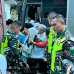 Kodim 1601/Sumba Timur Amankan Keberangkatan Calon Jemaah Haji di Bandara Umbu Mehang Kunda