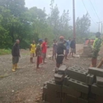 Babinsa Koramil 1618-02/Miobar Ingatkan Keselamatan Kerja Pembangunan KDKMP di Noepesu