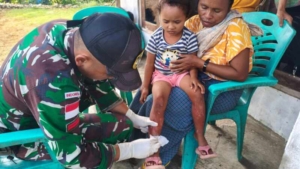 Yonarmed 12 Kostrad Hadirkan Pelayanan Kesehatan Gratis dari Rumah ke Rumah di Perbatasan