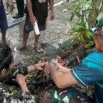 Yonarmed 12 Kostrad Hadir Bantu Warga Perbaiki Fasilitas Air Bersih di Perbatasan