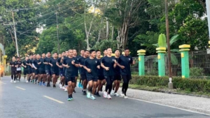 Yonarmed 12 Kostrad Tingkatkan Ketahanan Prajurit Lewat Lari 5 Km di Atambua
