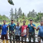 Yonarmed 12 Kostrad dan Warga Lalebun Panen Tomat Bersama, Wujud Ketahanan Pangan di Perbatasan
